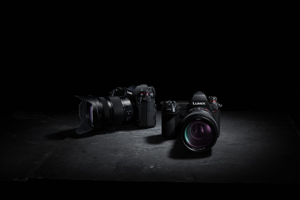 LUMIX S