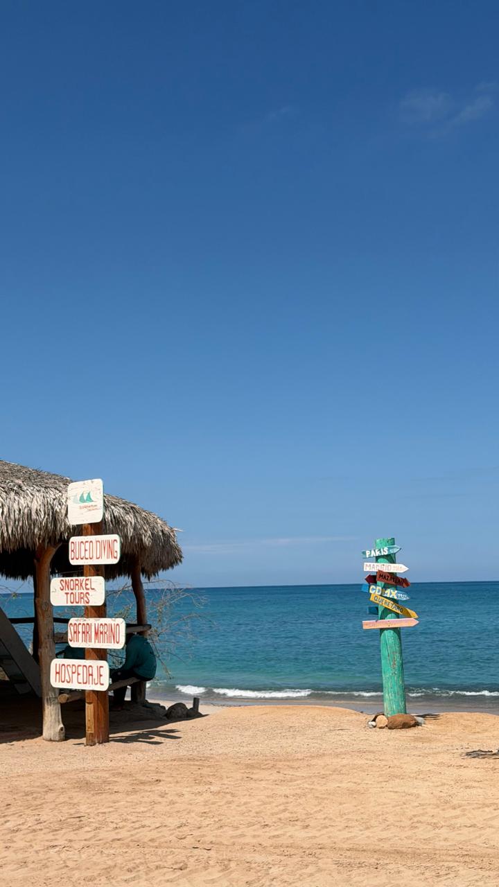 Beach departure area and turquoise water in Cabo Pulmo, Baja California Sur